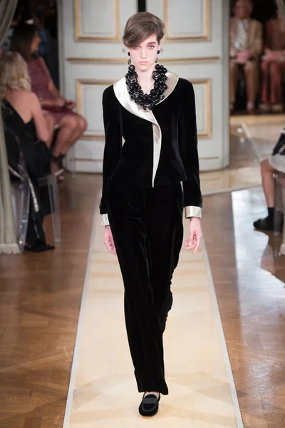 Look 11